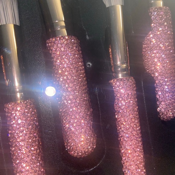 glitz and glam makeup brushes PINK - Picture 4 of 5